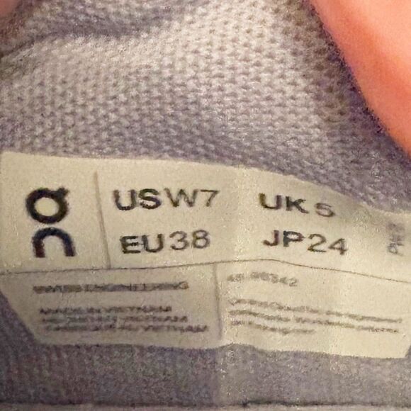 On Running The Roger Advantage Sneaker Size 7 $140.00 - Picture 9 of 9